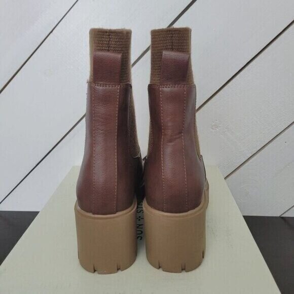 NWT Sun + Stone  SS Verity Chunky Heel Brown Ankle Chelsea Boots 10M Women's - Picture 3 of 10